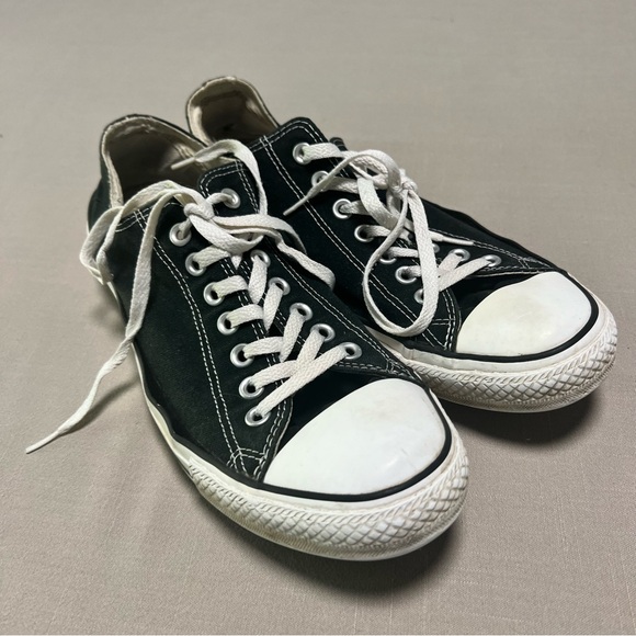 Converse Chuck Taylor All Star Black Low Top Sneakers Unisex Men’s 10/Women’s 12 - Picture 1 of 13